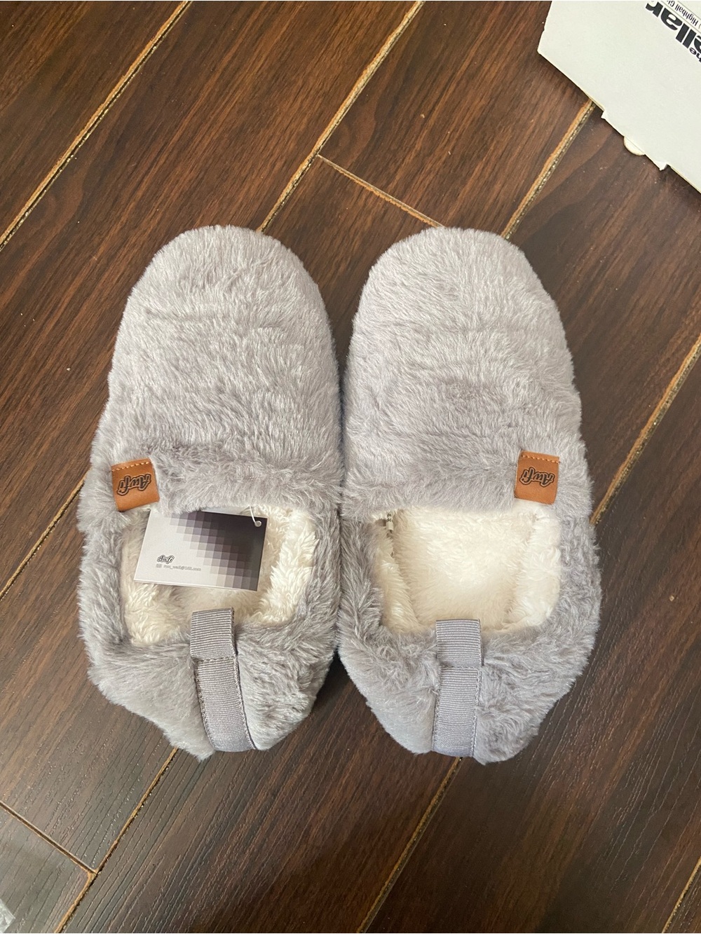 Awfi Women’s Gray Slip-On Faux Fur Lined Slippers Closed Toe Rubber Sole 8